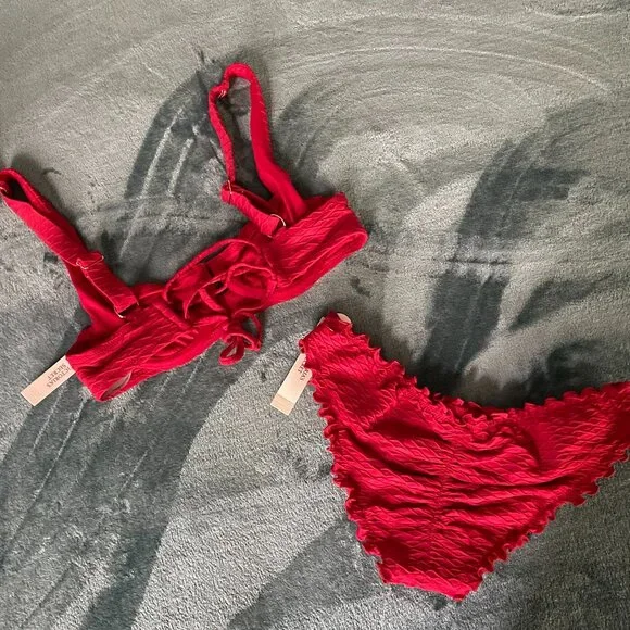 Victoria's Secret, Full Coverage Top, & Cheeky Bottoms, NEW! - Picture 2 of 10